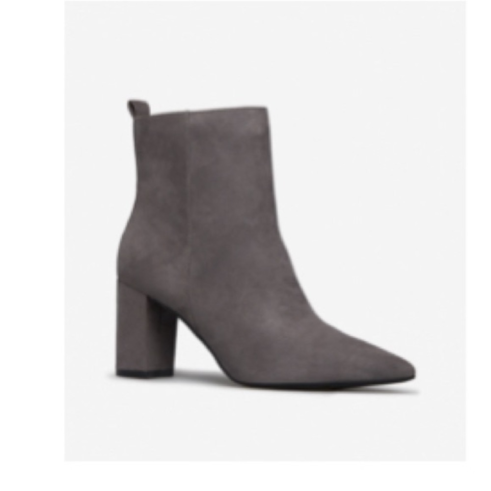 ✨Brand New In Box Block Heel Booties